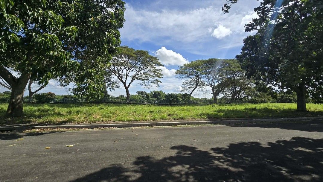EAGLE RIDGE FAIRWAY LOT 746sqm (Category: Lot) located in Quezon City. Submitted by marthemarx (Listing ID 1244918662, Image 2). Description: THE EAGLE RIDGE RESIDENTIAL ESTATES General Trias, Cavite FAIRWAY LOT beside Golf Course 746sqm Direct Seller/Owner Not Agent CLEAN TITLE -*-*-*-*-*-*-*-*-*-*-*-*-*-*-*-* CGT, Transfer and other docs - Buyer -*-*-*-*-*-*-*-*-*-*-*-*-*-*-*-* Golf membership not included. Separate deed of sale. CASH ONLY NEGO