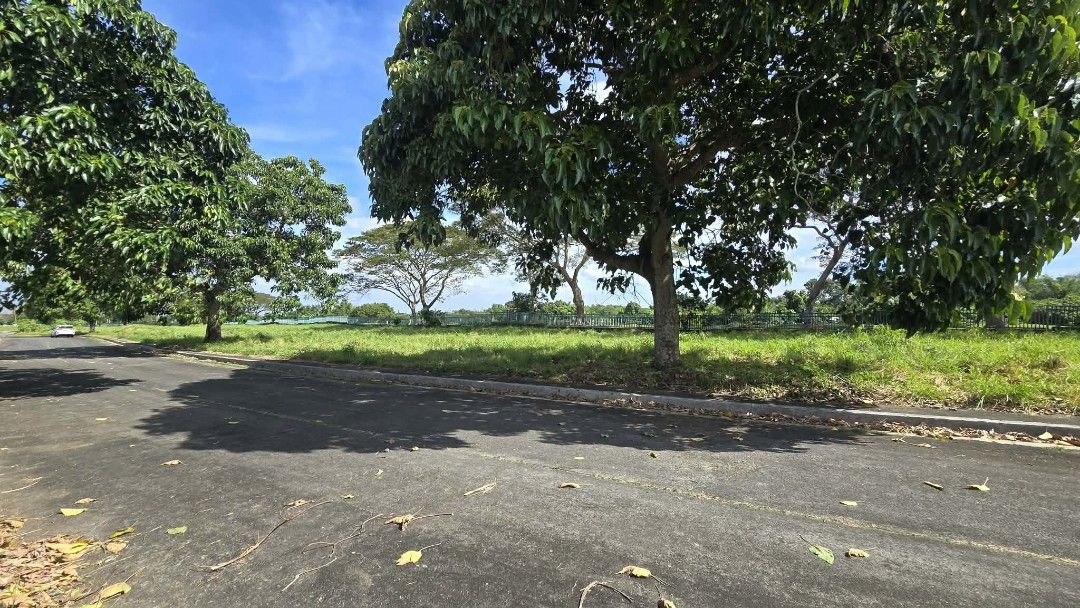 EAGLE RIDGE FAIRWAY LOT 746sqm (Category: Lot) located in Quezon City. Submitted by marthemarx (Listing ID 1244918662, Image 1). Description: THE EAGLE RIDGE RESIDENTIAL ESTATES General Trias, Cavite FAIRWAY LOT beside Golf Course 746sqm Direct Seller/Owner Not Agent CLEAN TITLE -*-*-*-*-*-*-*-*-*-*-*-*-*-*-*-* CGT, Transfer and other docs - Buyer -*-*-*-*-*-*-*-*-*-*-*-*-*-*-*-* Golf membership not included. Separate deed of sale. CASH ONLY NEGO