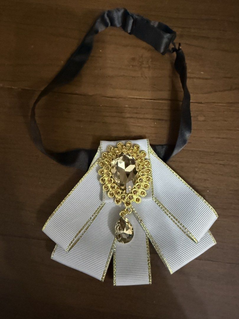Elegant Bow Tie with Rhinestone Embellishment (Category: Ties) located in Manila. Submitted by muggles_closet (Listing ID 1427012671, Image 1). Description: .