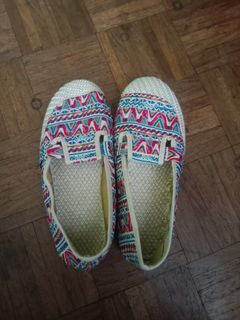 (Category: ) located in . Submitted by cathdeeee (Listing ID 1426986228, Image 1). Description: .