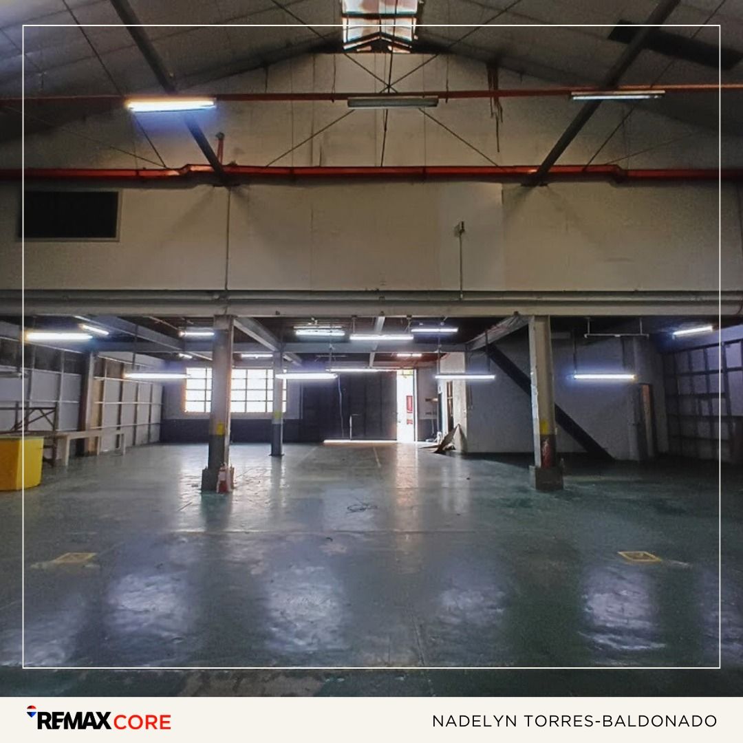 FOR LEASE: Paranaque Warehouse (Category: Commercial) located in Paranaque City. Submitted by nadelynrealty (Listing ID 1426988962, Image 3). Description: FOR LEASE: Paranaque Warehouse 📍 Location: Sun Valley, Paranaque City Item ID: Code: C-0424 PROPERTY DETAILS: ✅ Size: 756 sqm ✅ Mezzanine : 216 sqm ✅ As is Where is ✅ Passable to 40 Foot Truck 🏷️Monthly Rent: ₱ 350 per sqm + VAT 🏷️Monty CUSA: Inclusive For inquiries and viewing request, plea