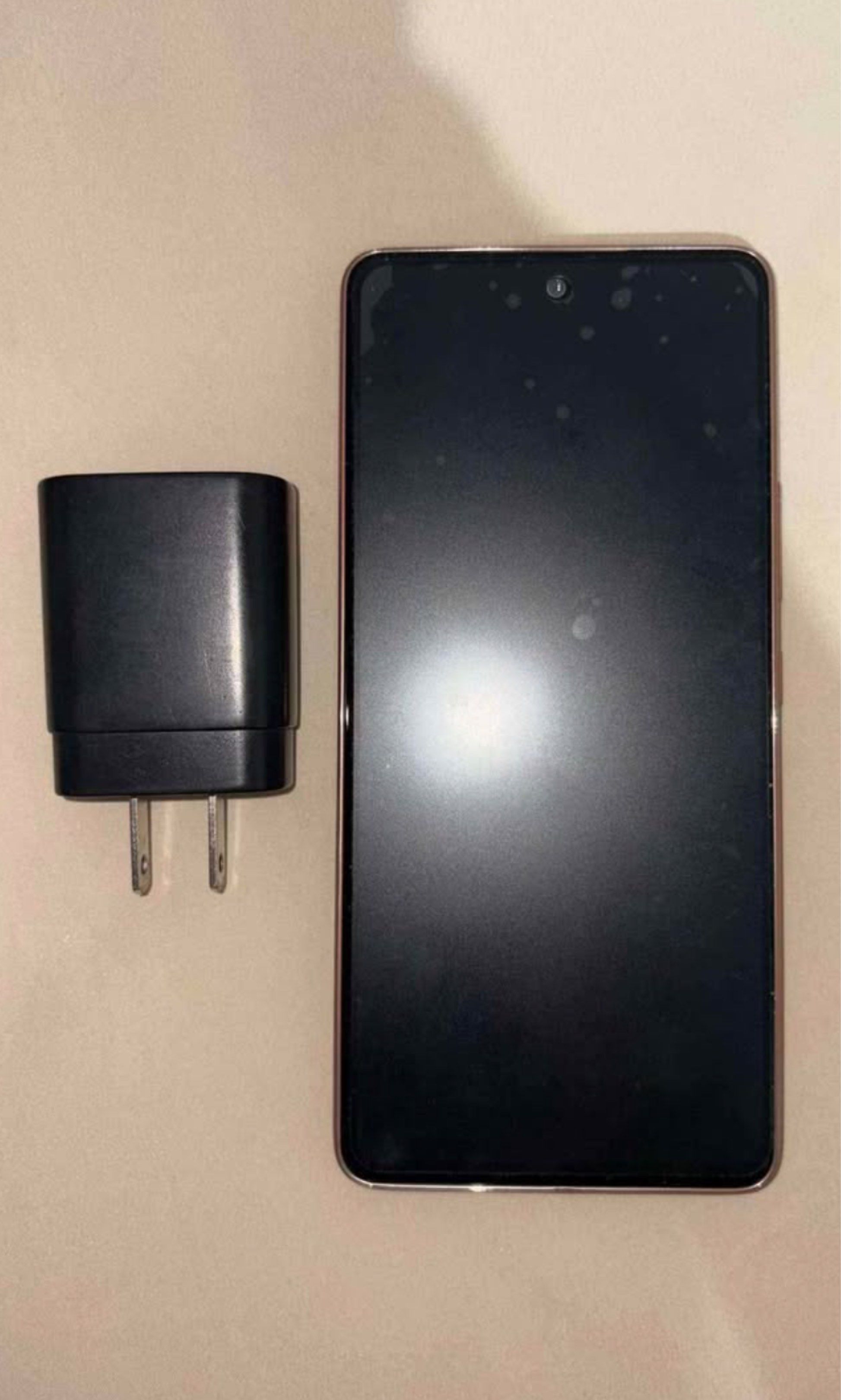FS: Samsung Galaxy A53 5G (Category: Samsung) located in Manila. Submitted by holamddd (Listing ID 1426981839, Image 2). Description: FS! Samsung Galaxy A53 5G - no issues po and all working - lady owned - working fingerprint and buttons - INCLUDED ORIG CHARGER - no box po sorry, pero i can make sure na safe po idedeliver t.t - with back and front screen protector (including camera) - can unli check PRICE: 7000 PESOS (negotiable) meet up: pasay o