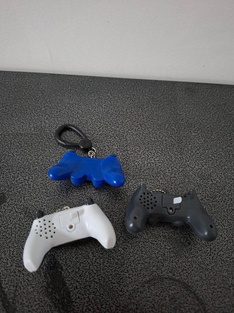 GASHAPON PlayStation Controller Keychains (Category: Controllers) located in Antipolo. Submitted by cobys4 (Listing ID 1427139966, Image 2). Description: Payment thru GCASH 500 each PM lang if interested! Will ship via JNT or Lalamove if within area LOCATION: Antipolo Rizal.