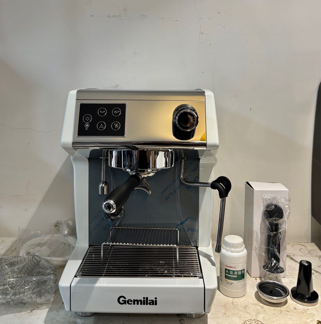 Gemilai 3200H Espresso machine (Category: Coffee Machines & Makers) located in Pulilan. Submitted by sebbii (Listing ID 1427024187, Image 1). Description: .