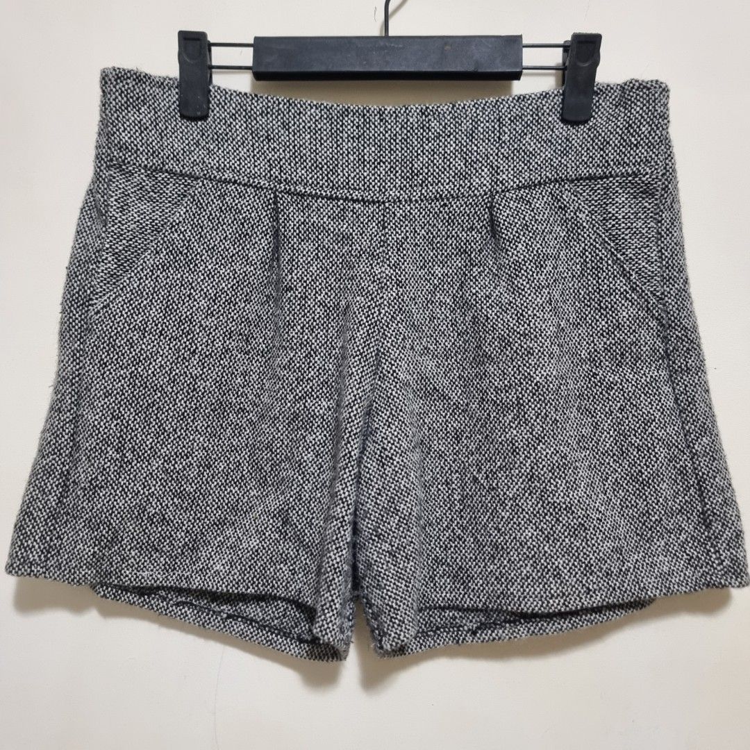 Gray Tweed High Waist Shorts (Category: Shorts) located in Pasig City. Submitted by lesmitch (Listing ID 1427057333, Image 1). Description: L: 15.5 inc. | Waist: can fit up to 38 inc. ~ Check all photos for the item's actual condition and measurements ~ Payment is via gcash, pay maya or bdo ~ Shipping is via lalamove, grab, j&t or you can book your own preferred courier ~ There could be a slight difference in color due to lighting conditions. Ple