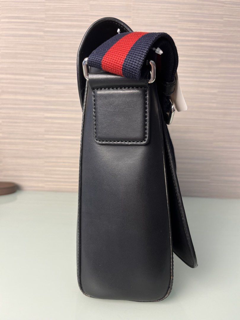 Gucci XL Messenger Bag (Category: Luxury Bags & Wallets) located in Iloilo. Submitted by eliseohana (Listing ID 1427006725, Image 3). Description: .