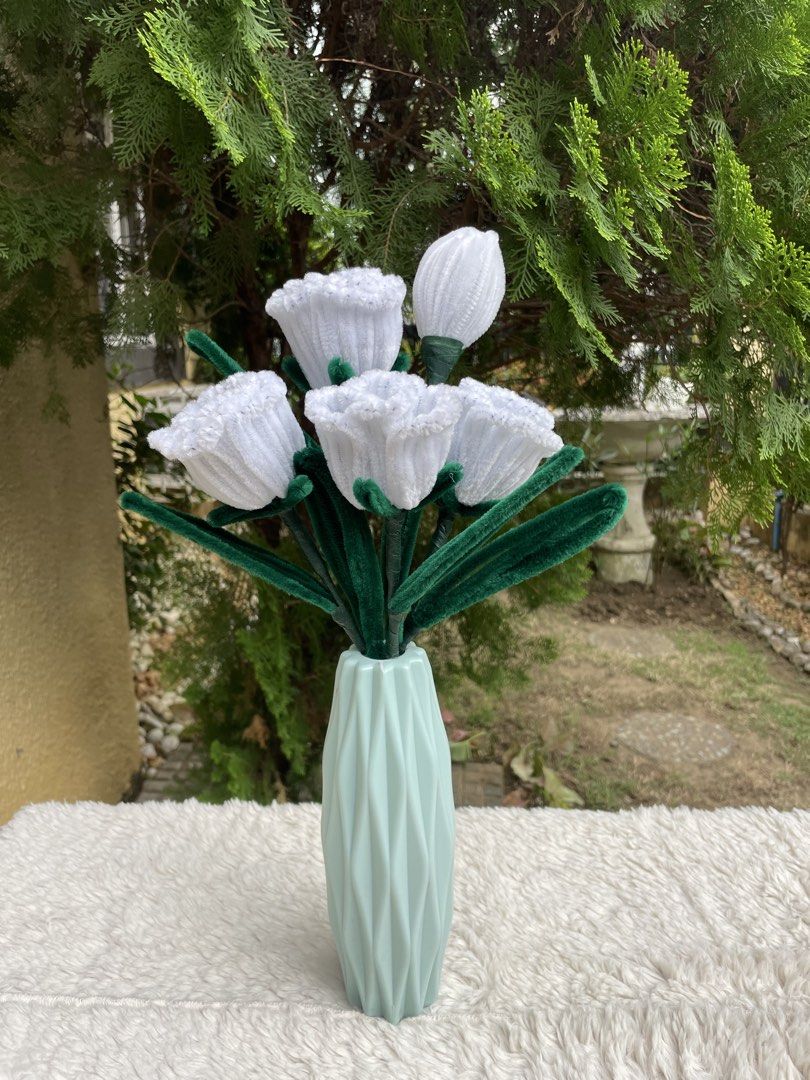 Handmade White Flower Bouquet with Vase (Category: Flowers & Bouquets) located in Rizal. Submitted by arlynazanion16 (Listing ID 1427007115, Image 1). Description: .