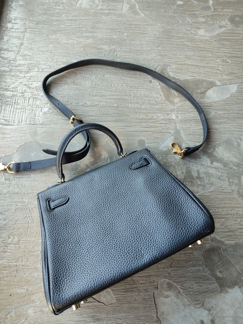 Hermes Kelly Handbag Black (Category: Luxury Bags & Wallets) located in Puerto Princesa. Submitted by thriftedsoulsy2k (Listing ID 1426960946, Image 3). Description: hermes kelly handbag with sling Excellent condition good as new no issue.