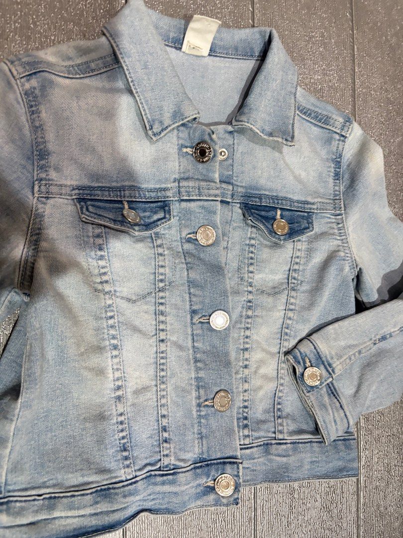H&M denim jacket girls (Category: Babies & Kids Fashion) located in Quezon City. Submitted by allforgeorgia (Listing ID 1427126524, Image 2). Description: Soft denim For 3-4 y No issue Like new Outgrown Pick up:Francesca Tower Diliman QC.