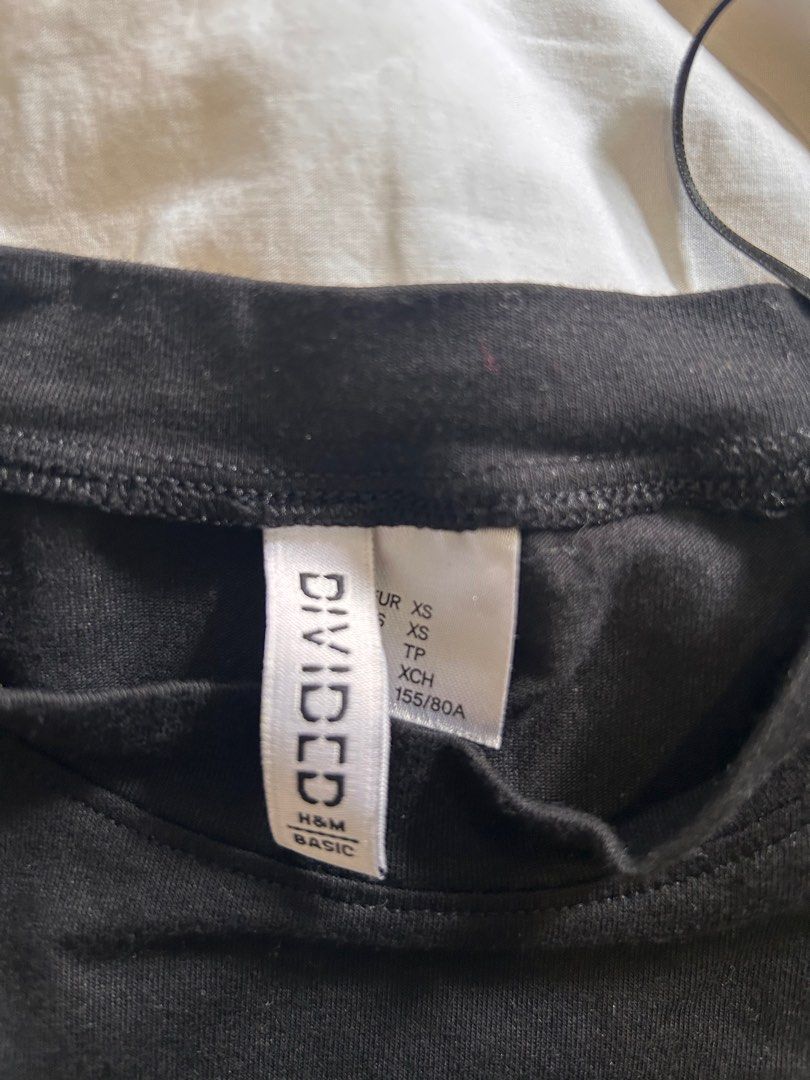 H&M Divided Black Cropped Shirt (Category: Shirts) located in Quezon City. Submitted by reclosets (Listing ID 1426990378, Image 3). Description: - Size: XS - When Worn pic included.