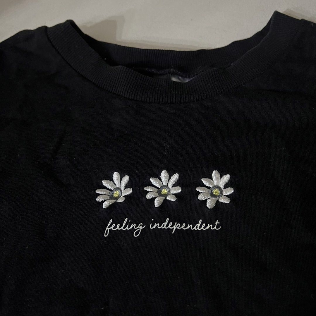 H&M Divided Black Embroidered Sweatshirt (Category: Longsleeves) located in Quezon City. Submitted by lycheeeeee (Listing ID 1427072330, Image 2). Description: H&M Divided Black Embroidered Sweatshirt size: fits XS-S price: ₱149 preloved condition location: eastwood, qc meetup: eastwood only shipping: via lbc, grab, or lalamove to be shouldered by buyer mode of payment: gcash, gotyme, or maribank pm for more inquiries. tags: declutter sale, affor