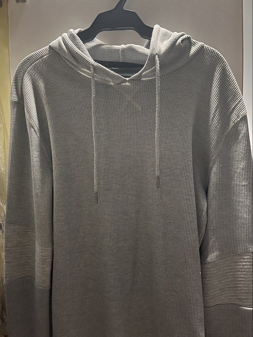 Hudson & Barrow NYC Hoodie - Medium (Category: Coats, Jackets and Outerwear) located in Manila. Submitted by sethsethsethseth (Listing ID 1427057598, Image 1). Description: Us brand Rfs does not fit.