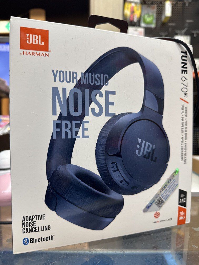 Jbl tune 670NC （分類：耳機）位於 Hong Kong。 由 simmall 提交（商品編號 1427043092，圖片 1）。簡介： JBL Tune 670NC 是一款輕巧的貼耳式無線降噪耳機，具備知名 JBL Pure Bass 音效、主動降噪 (ANC) 與智慧環境技術。它採用藍牙 5.3，驚人的續航力長達 70 小時，並支援多點連接與快速充電（5 分鐘充可播 3 小時），非常適合日常通勤。 。