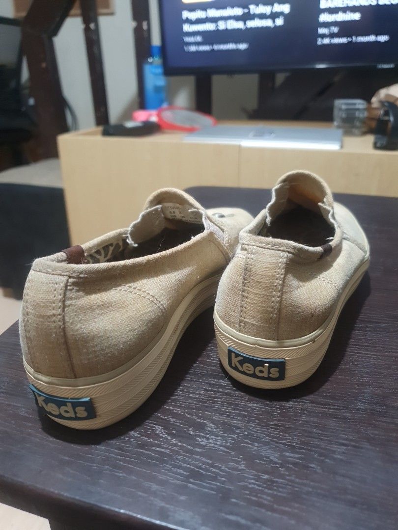 Keds Slip-on Shoes with Pineapple Design (Category: Sneakers) located in Pasig City. Submitted by jjomss (Listing ID 1427138308, Image 2). Description: original keds shoes goods for daily use loc near pasig palengle.