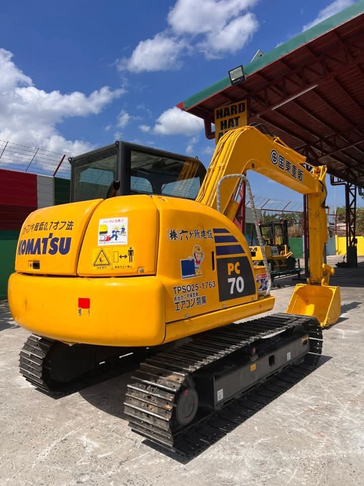 Komatsu PC70 Excavator (Category: Industrial Equipment) located in Manila. Submitted by joemelynas44875 (Listing ID 1426962278, Image 3). Description: komatsu pc70-8 1/4 size 1,000+hrs 📞 09267665558.
