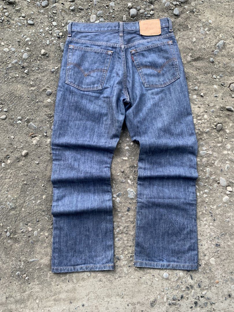 Levi's Jeans (Category: Jeans) located in Braulio E. Dujali. Submitted by gabizz (Listing ID 1427085850, Image 1). Description: W-32 L-40 Hem-7.5.