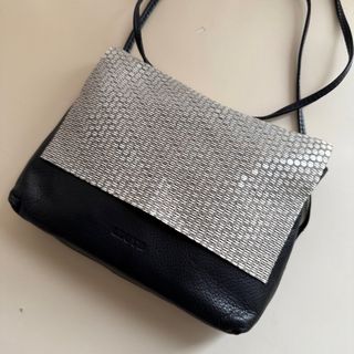 （分類：）位於 。 由 storeroom1331 提交（商品編號 1426972369，圖片 1）。簡介： 。