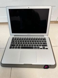 MacBook Air Laptop448929309698314240