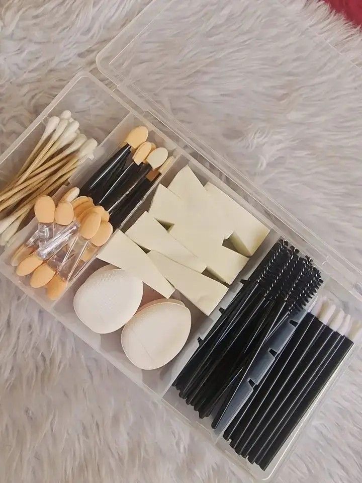 Make Up Disposables Kit (Category: Makeup) located in Quezon City. Submitted by floreskari78555 (Listing ID 1427021728, Image 1). Description: Calling all MUAs and makeup enthusiasts! 💖 Looking for a complete, hygienic, and organized disposable kit for your next gig or personal use? Dito na tayo sa kumpleto! ✨ Ensure a safe and flawless application for every client with our all-in-one Makeup Disposables Set. ​What’s inside the box? ​💄 Lipwands 