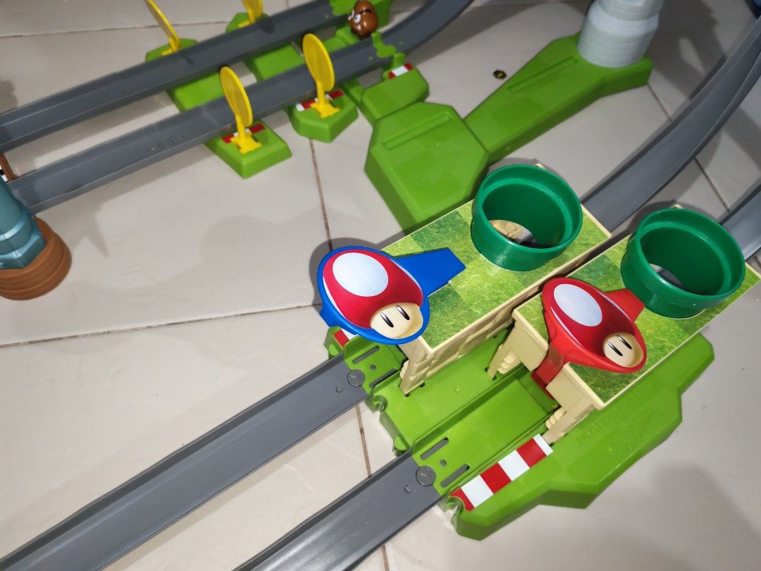Mario Kart Track Set (Category: Nintendo) located in Taguig. Submitted by tresfilijapanuksurplus (Listing ID 1426980973, Image 3). Description: what you see is what you get .