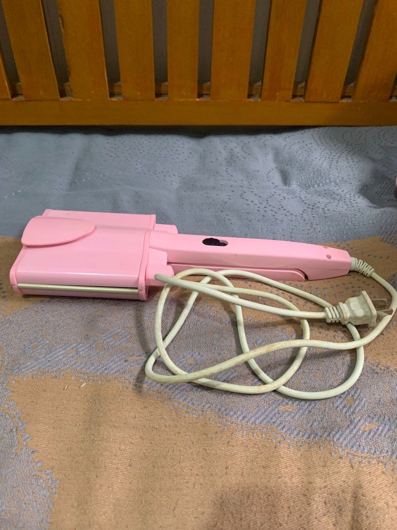 Mermaid hair curler (Category: Hair) located in Pateros City. Submitted by Sparkle111 (Listing ID 1427035063, Image 2). Description: .