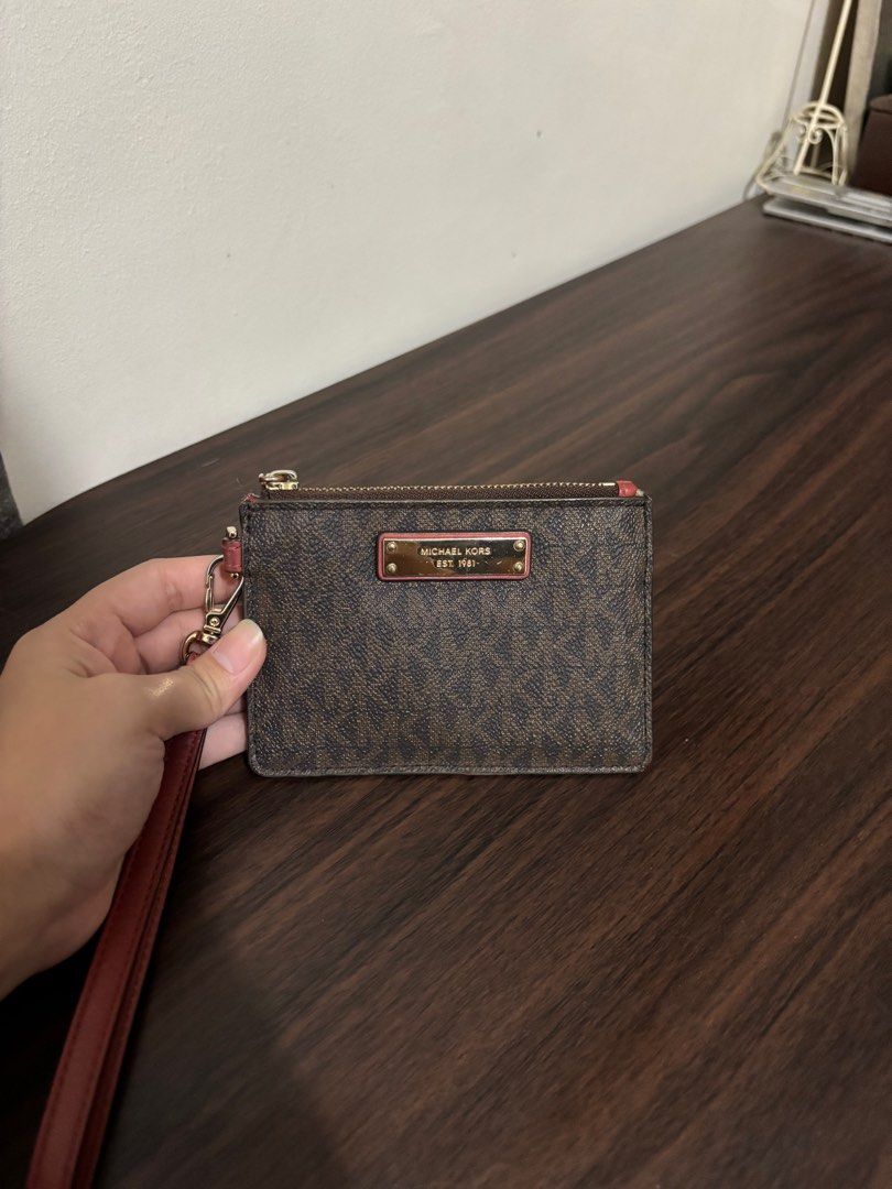 Michael Kors Jet Set Small Coin Purse (Category: Purses & Pouches) located in Quezon City. Submitted by nini.corner (Listing ID 1427136060, Image 1). Description: Original Michael Kors Jet Set Small Coin Purse - Bought in Japan and still in excellent quality! - Very classy and handy to use.