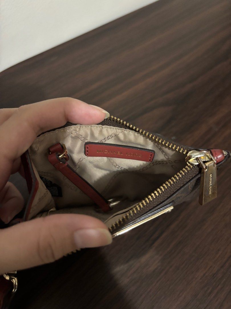 Michael Kors Jet Set Small Coin Purse (Category: Purses & Pouches) located in Quezon City. Submitted by nini.corner (Listing ID 1427136060, Image 3). Description: Original Michael Kors Jet Set Small Coin Purse - Bought in Japan and still in excellent quality! - Very classy and handy to use.