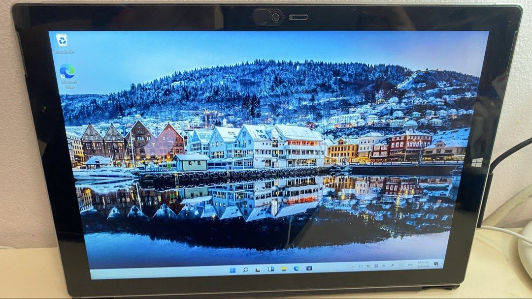 Microsoft Surface Tablet with Keyboard484132739173601280