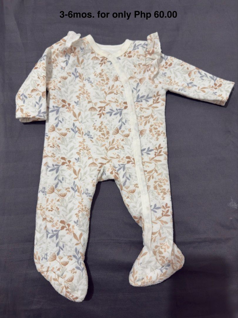 Newborn to 18mos. clothes (Category: Babies & Kids Fashion) located in Quezon City. Submitted by krisaaaaaaa (Listing ID 1427071412, Image 1). Description: 🛍️ Price in caption 📍 Quezon City 💳 MOP: BDO / GCash 🚚 Lalamove or J&T (buyer shoulders shipping fee) Payment first before shipping. 🙂.