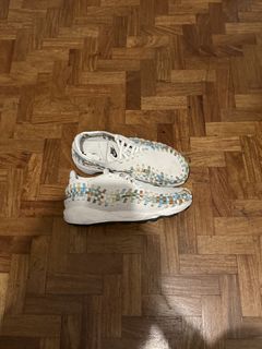 (Category: ) located in . Submitted by kbd.snkrs (Listing ID 1427004895, Image 1). Description: .