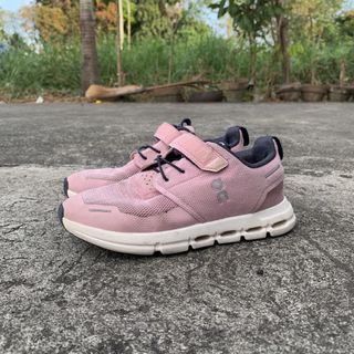 (Category: ) located in . Submitted by shoepairfly (Listing ID 1427155439, Image 1). Description: .