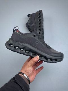 (Category: ) located in . Submitted by awesome_sneakers (Listing ID 1426987440, Image 1). Description: .