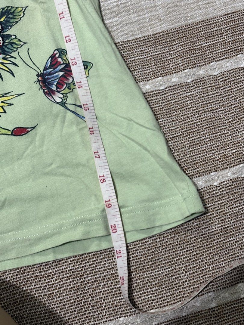 Original Ed Hardy Mint Green Skull T-shirt (Category: Shirts) located in Imus. Submitted by kyla_declutters (Listing ID 1427112321, Image 3). Description: B: 14in L:20in Recommended for Small Size.