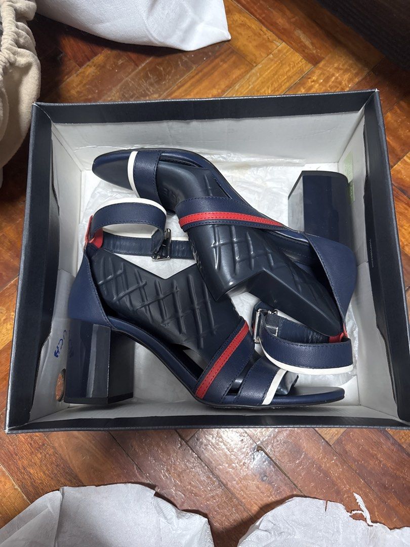Original Tommy Hilfiger Navy Blue heels (Category: Flats & Sandals) located in Quezon City. Submitted by maimaidp (Listing ID 1427014317, Image 1). Description: Used it once. Too big on me. Original. Purchased in us. .