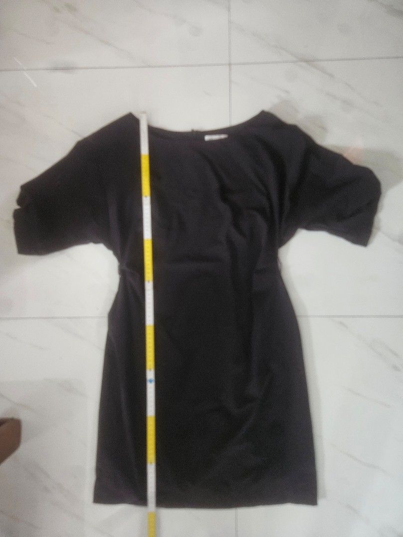 Pengreen charcoal Black Dress (Category: Dresses) located in Manila. Submitted by declutterhopper (Listing ID 1426965328, Image 2). Description: large charcoal black dress size indicated in the photos you can use it for event or office. .