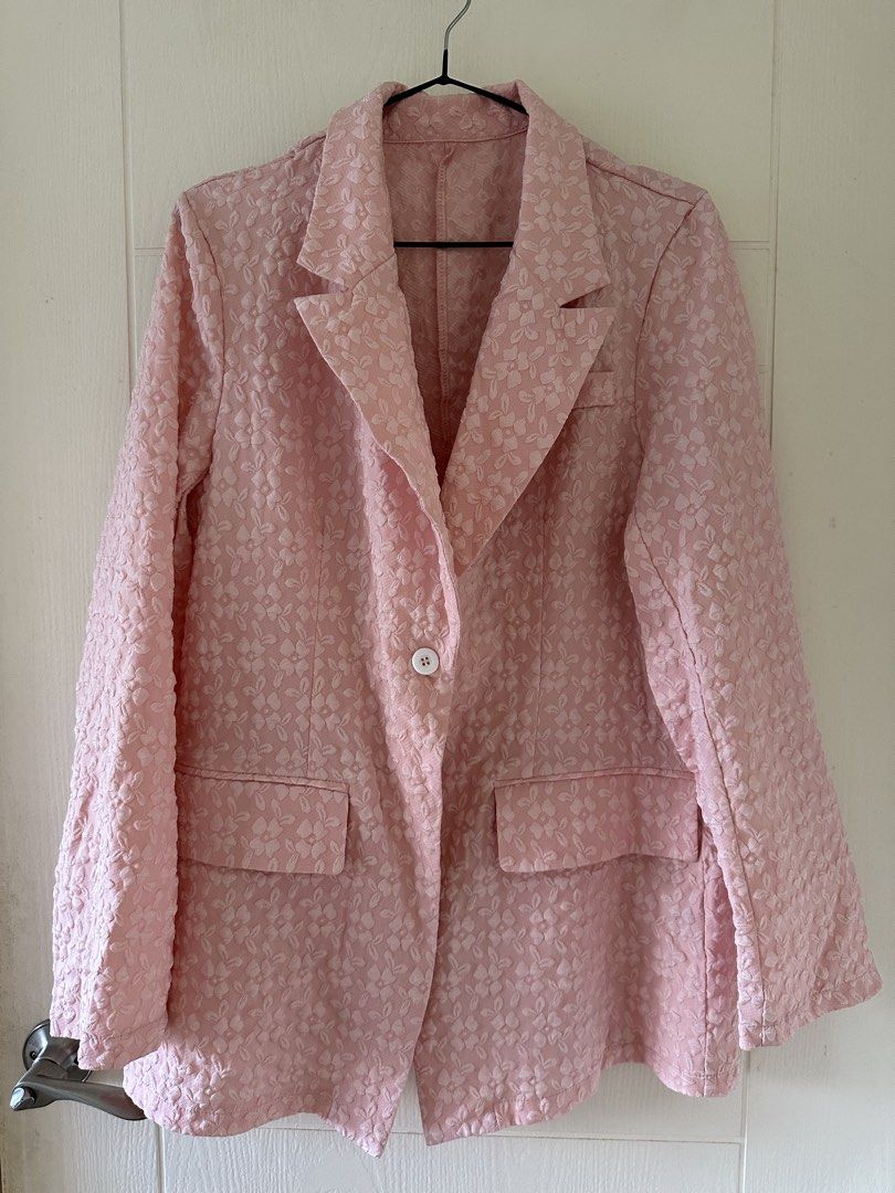 Pink Blazer (Category: Coats, Jackets and Outerwear) located in Mandaluyong City. Submitted by createyourtrend (Listing ID 1427102176, Image 1). Description: Rfs: declutterring .