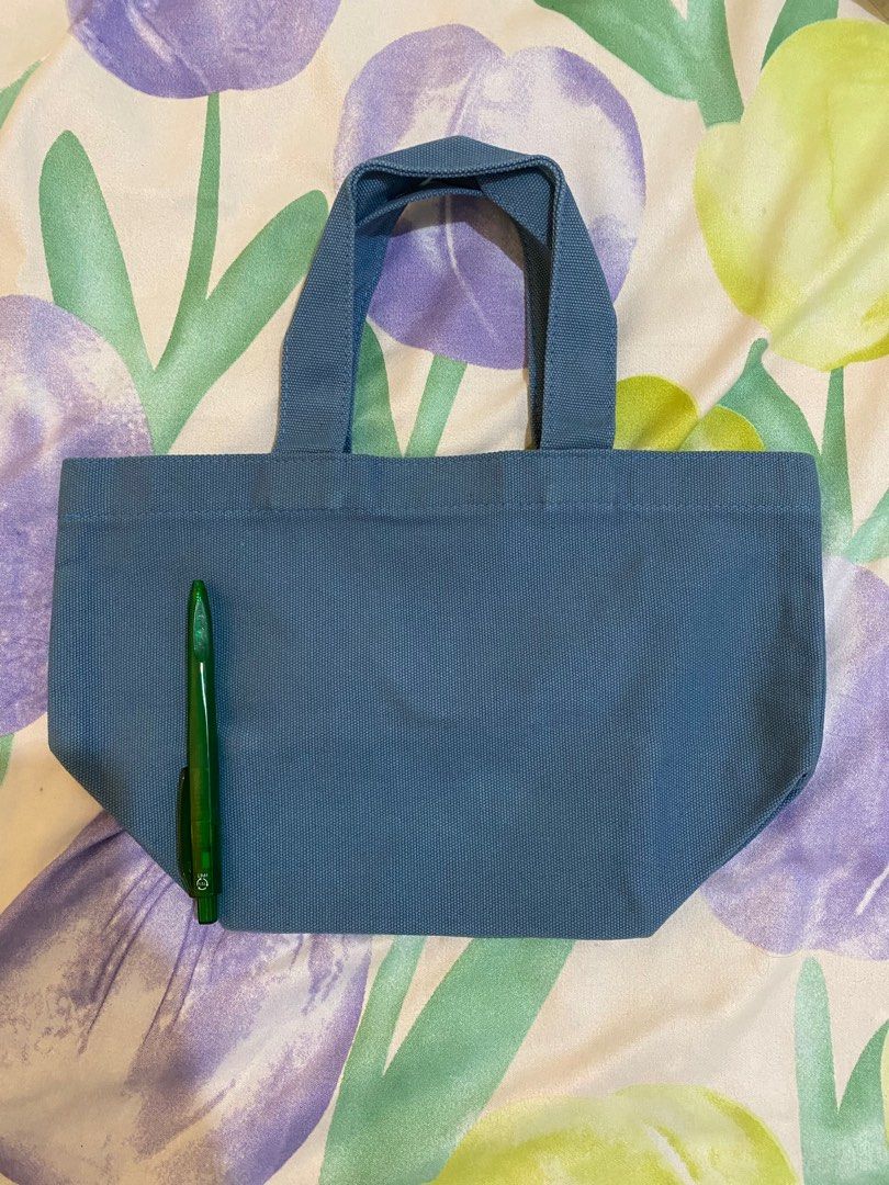Prada Canvas hand bag (Category: Luxury Bags & Wallets) located in Paranaque City. Submitted by chelleann12 (Listing ID 1427020038, Image 2). Description: GWP. Complimentary gift..