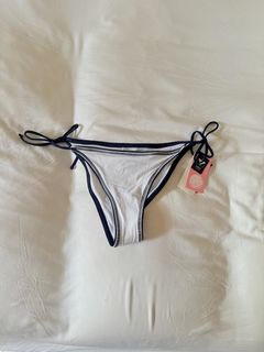 (Category: ) located in . Submitted by littlemissredbulladdict (Listing ID 1426968888, Image 1). Description: .