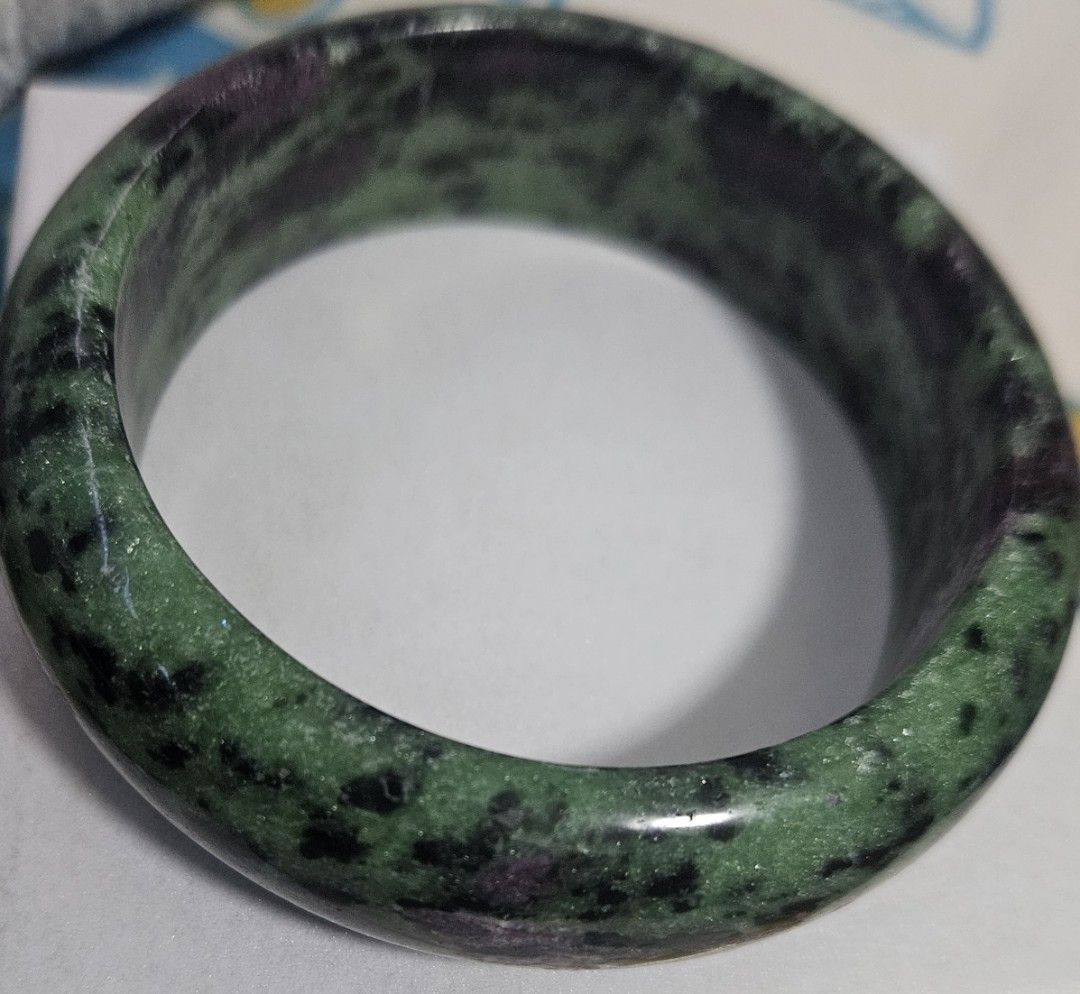Ruby Zoisite Bangle (Category: Bracelets) located in Singapore. Submitted by wriskycrztal (Listing ID 1427064804, Image 1). Description: ruby zosite bangle for wrist size 58.