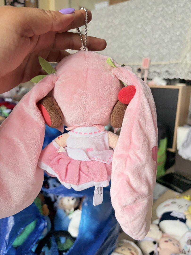 Sakura Miku Plush Keychain (Category: Plushies & Soft Toys) located in Dagupan City. Submitted by kawaiiiishop (Listing ID 1427070743, Image 2). Description: .