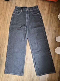 (Category: ) located in . Submitted by rene.store (Listing ID 1427042494, Image 1). Description: .