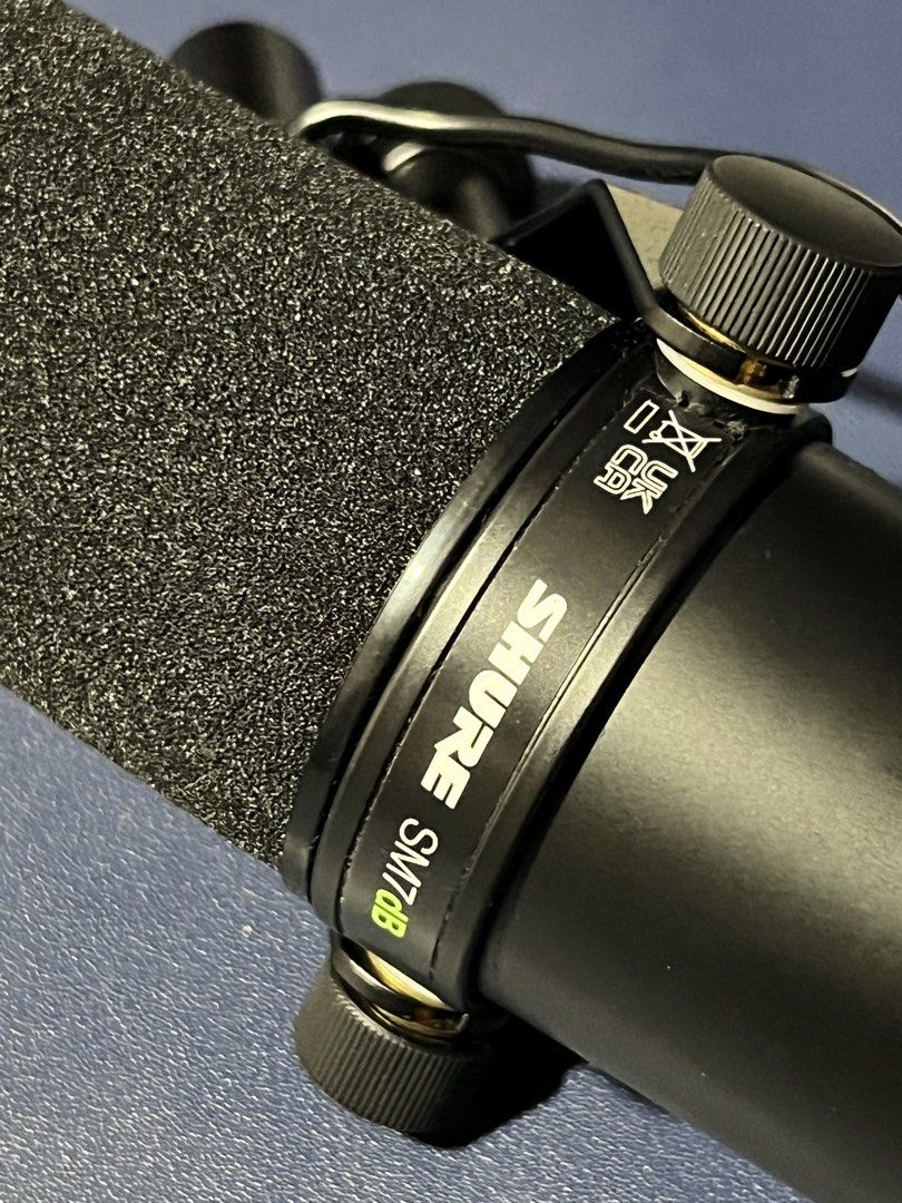 Shure SM7dB Dynamic Microphone - Black402485741020794880