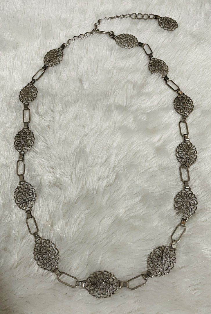 Silver Tone Metal Chain Belt (Category: Belts) located in Quezon City. Submitted by sissymissy1527 (Listing ID 1427014807, Image 2). Description: Without markings Estimated 39inches .