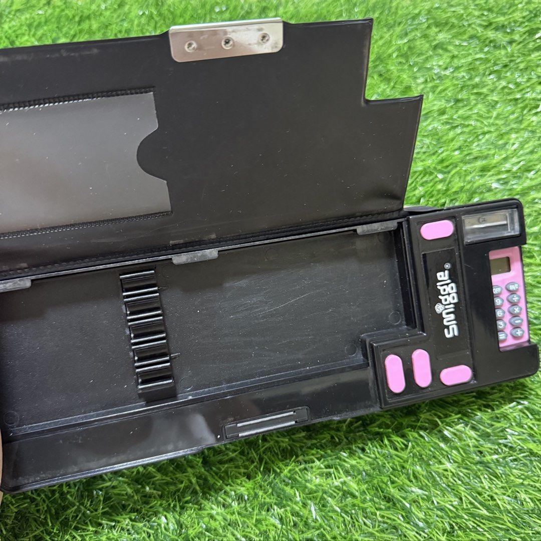 Smiggle Pencil Case (Category: Cases & Sleeves) located in Las Pinas. Submitted by mieshy (Listing ID 1426961510, Image 3). Description: .