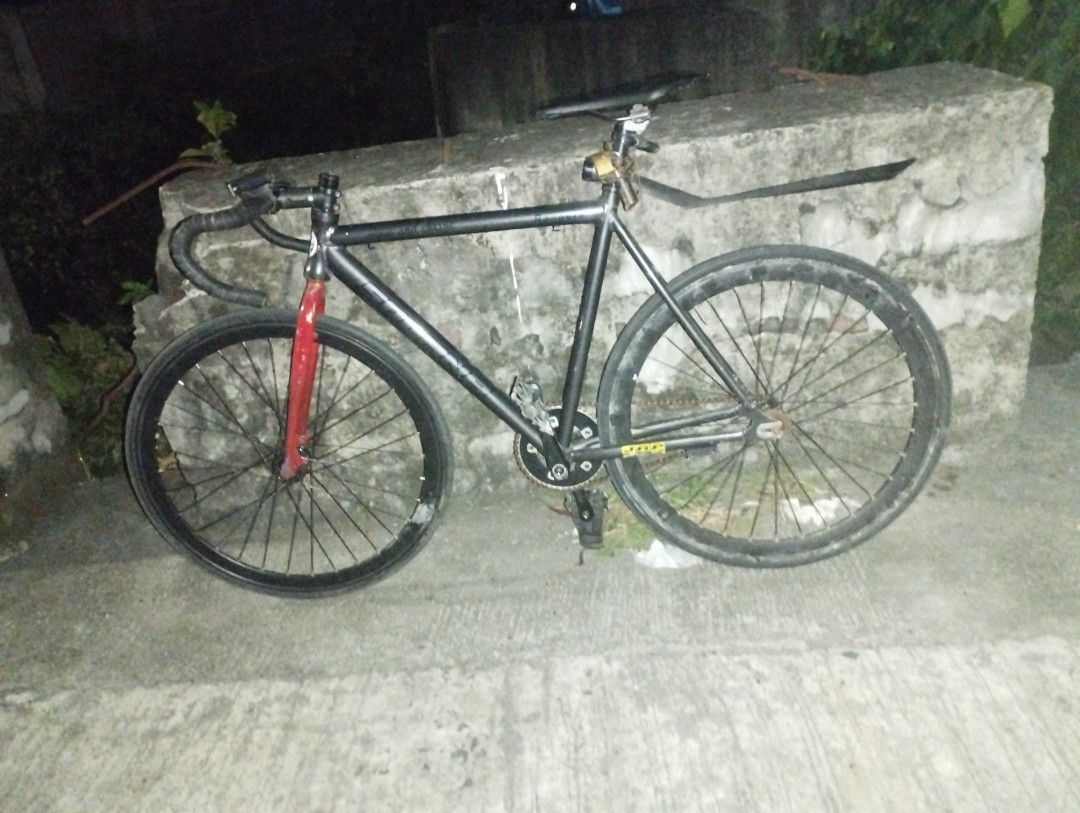 Solana (Category: Bicycles) located in Manila. Submitted by carllll00000 (Listing ID 1426992038, Image 3). Description: Quick specs::)) Solana ranger frame alloy Stock fork steel Truvativ dropbar alloy b-new Toseek stem alucarb b-new toseek hollowtech 48tt kmc chain Uniace pedal alloy sealed bearing b-new Front ws Unknown brand rim alloy 32 holes Unknown brand spokes alloy Chaoyang tire Black cat interior ligon hubs Rear ws Unknown brand rim allo