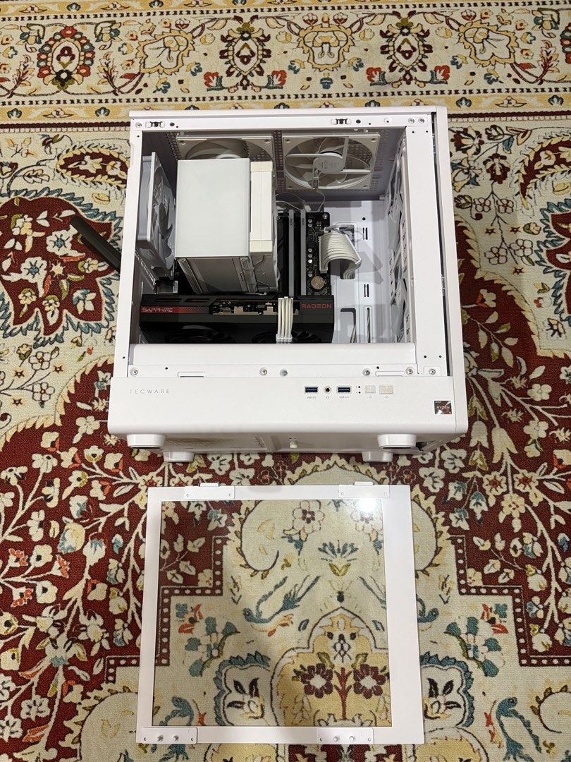 Tecware PC Case (Category: Desktops) located in Selayang. Submitted by wafiq04 (Listing ID 1427028315, Image 2). Description: 🔥 Gaming PC White Setup – Cantik & Power! 🔥 Nak jual PC gaming condition tiptop, jarang guna & sangat bersih (macam baru) 💯 💻 Spec: • CPU: AMD Ryzen 5 5000 Series • GPU: Sapphire Radeon (Power untuk gaming) • RAM: 16GB • SSD: Fast storage (loading laju) • Air Cooler White • Casing Tecware White + Multiple Fan 🎮 Sesuai