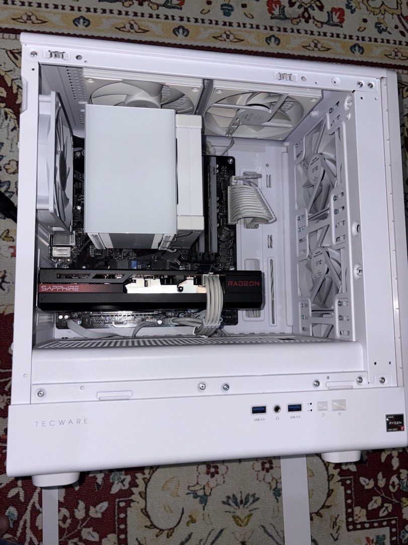 Tecware PC Case (Category: Desktops) located in Selayang. Submitted by wafiq04 (Listing ID 1427028315, Image 1). Description: 🔥 Gaming PC White Setup – Cantik & Power! 🔥 Nak jual PC gaming condition tiptop, jarang guna & sangat bersih (macam baru) 💯 💻 Spec: • CPU: AMD Ryzen 5 5000 Series • GPU: Sapphire Radeon (Power untuk gaming) • RAM: 16GB • SSD: Fast storage (loading laju) • Air Cooler White • Casing Tecware White + Multiple Fan 🎮 Sesuai