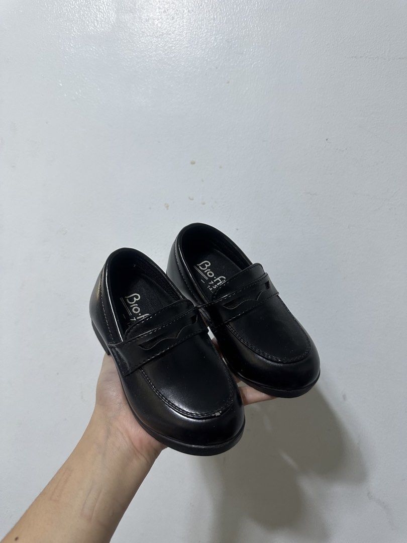 Toddler Black Shoes (Category: Babies & Kids Fashion) located in Santa Rosa. Submitted by dfinds (Listing ID 1427030346, Image 2). Description: 15cm.