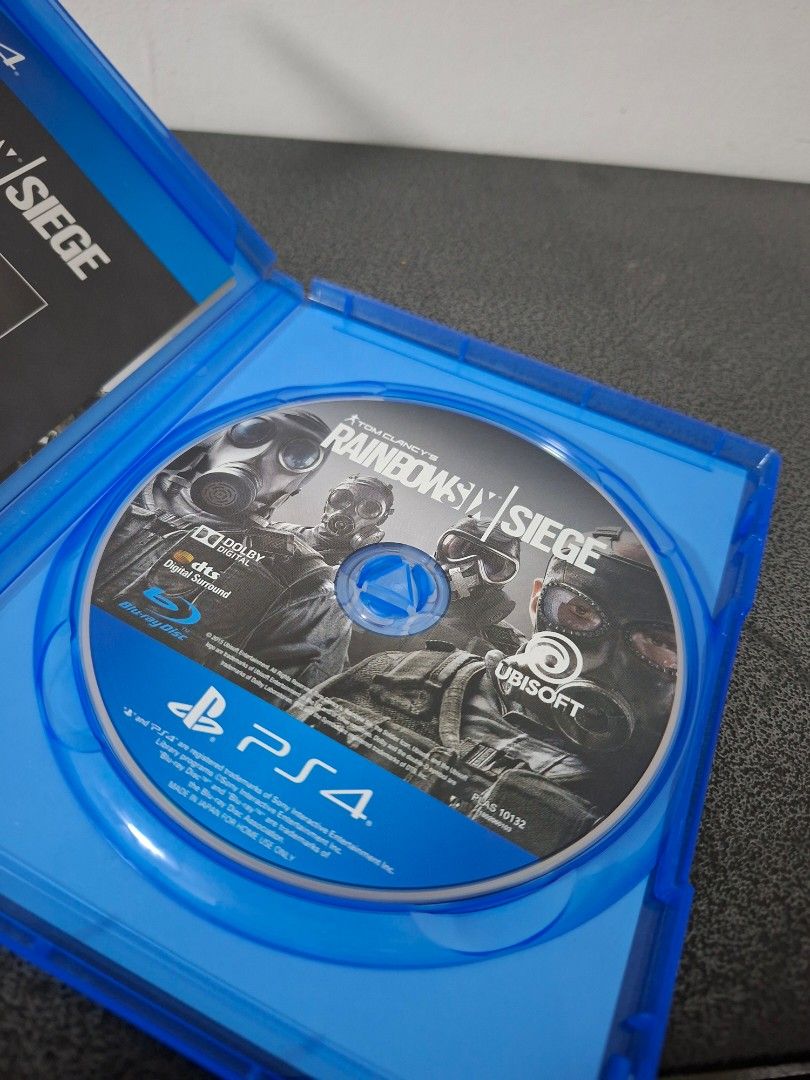 Tom Clancy's Rainbow Six Siege Advanced Edition PS4 (Category: PlayStation) located in Antipolo. Submitted by cobys4 (Listing ID 1427129768, Image 2). Description: Like new! Sinilip lang ang loob.