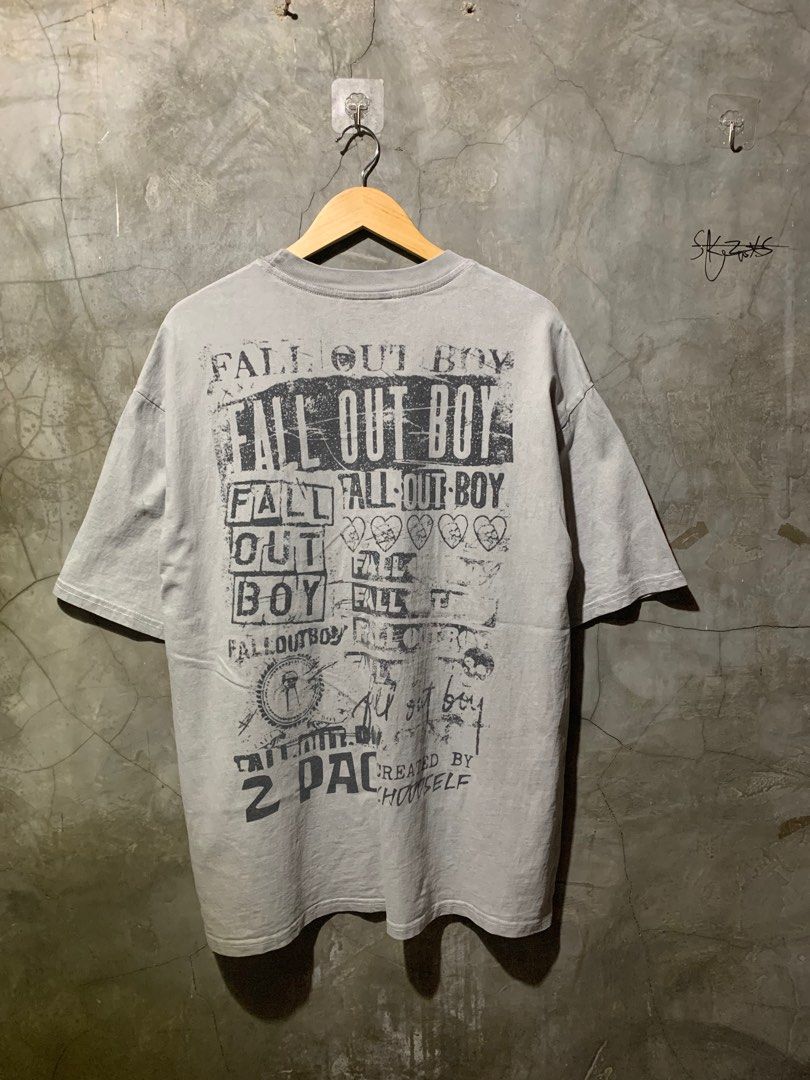 TUPAC SHAKUR ALL EYEZ ON ME (Category: Tshirts & Polo Shirts ) located in Cagayan de Oro. Submitted by lruss (Listing ID 1427076479, Image 2). Description: WINTERLAND TAG 23x29 VERY GOOD CONDITION TO EXCELLENT COLOR RATE:9.4/10 Laser print walang basag sobrang solid pa ng print Flaws:Stains need deep wash lang siguro,Unnoticeable pinhole at back left shoulder(halos dina pansin) Still negotiable pa.